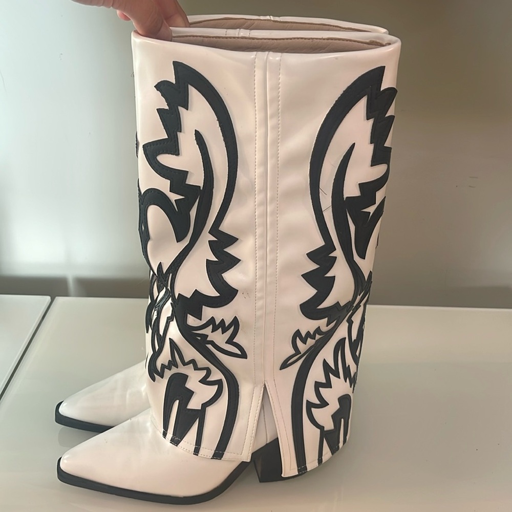Boots size 8